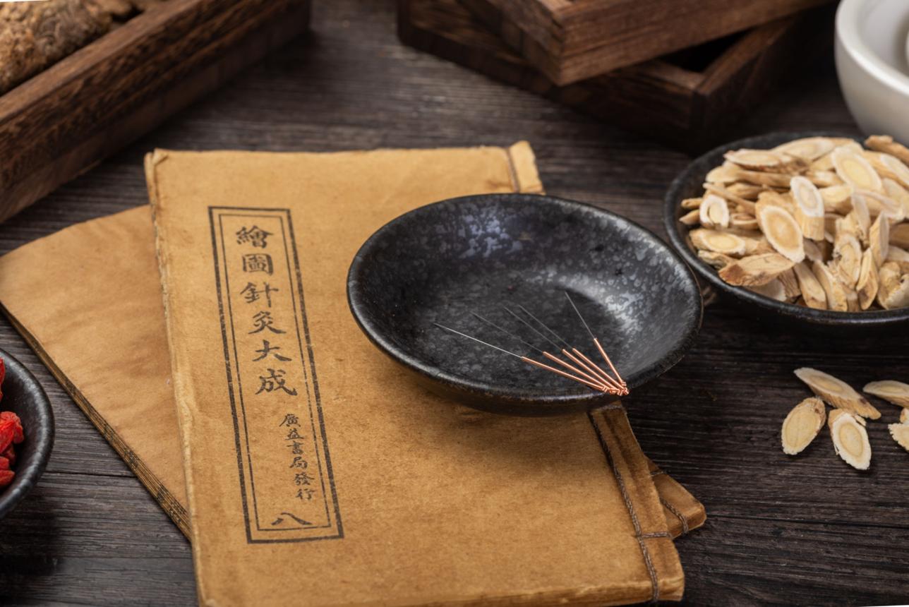 Combining Acupuncture with Herbal Medicine